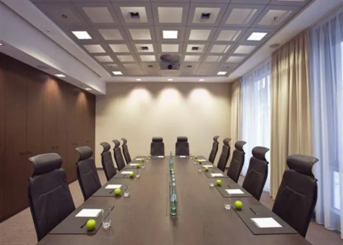 Hotel Nh Collection Altmarkt 4*