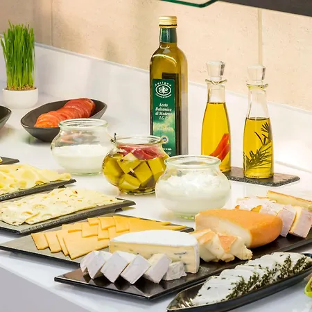 Nh Collection Altmarkt מלון