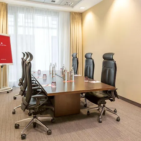 Nh Collection Altmarkt Otel 4*