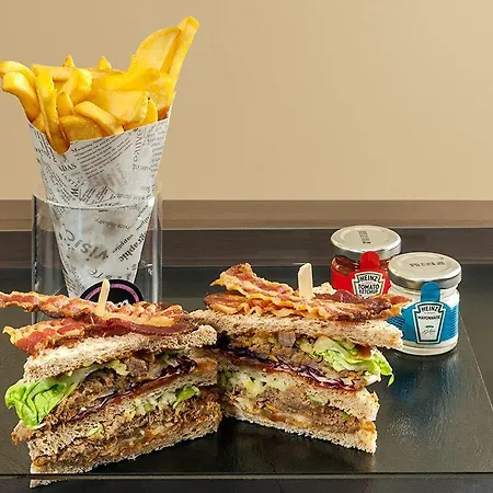 Nh Collection Altmarkt Otel 4*
