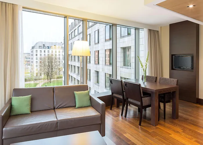 إن إتش كولكشن درسدن ألتماركت 4* دريسدن